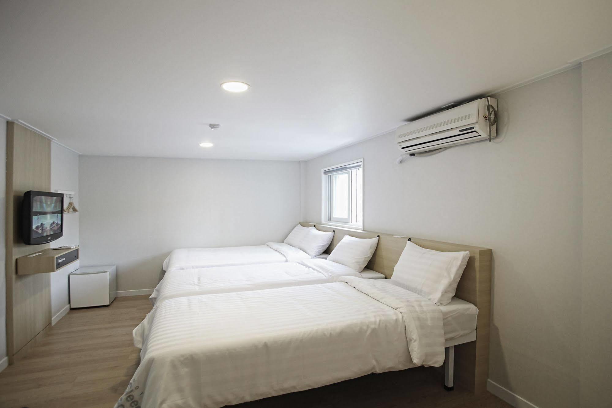 Hotel Sleepy Panda Streamwalk Seoul Jongno Buitenkant foto